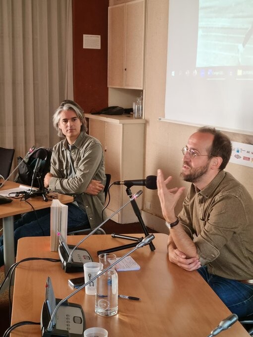 photo de l'auteur / débat en public à Blois le samedi 7 octobre 2023